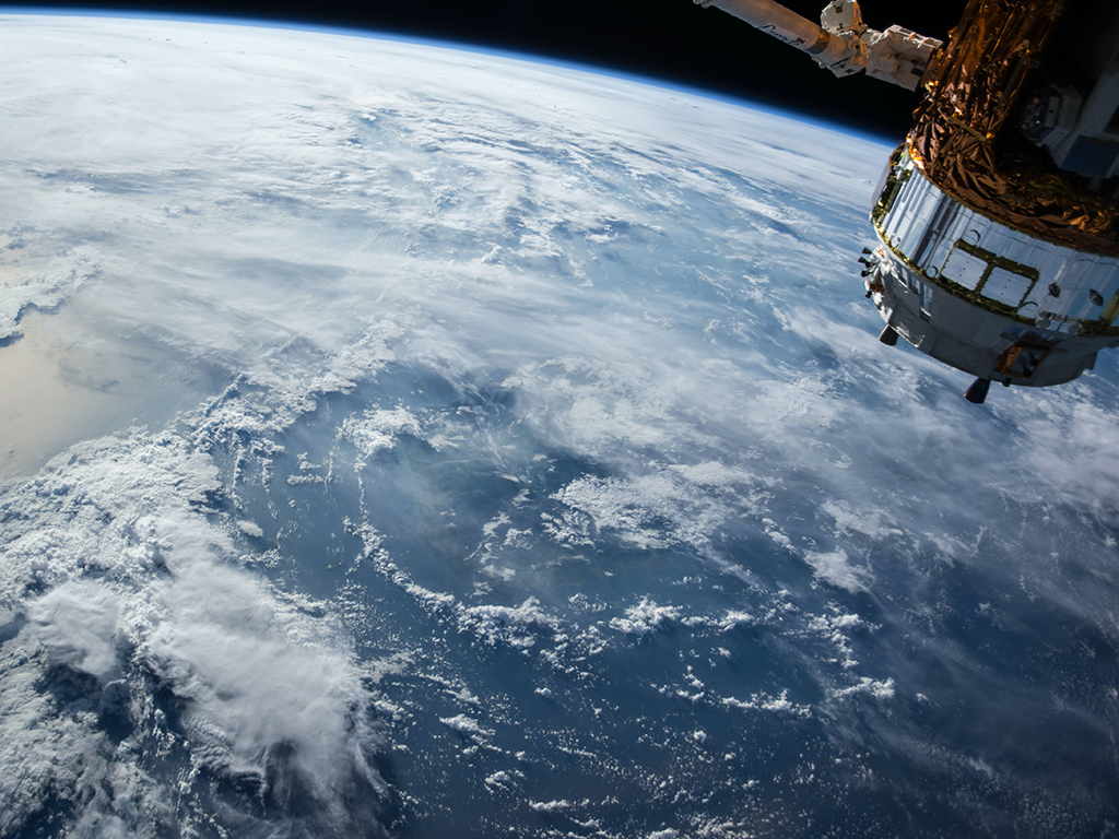 Earth Observation: full-grant fellowships available